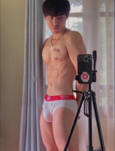Mickey Slip (26)